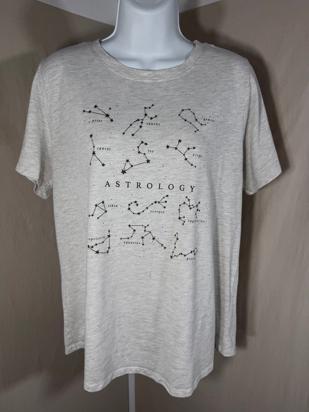 Mighty Fine Astrology Constellation Graphic T-Shirt Gray L